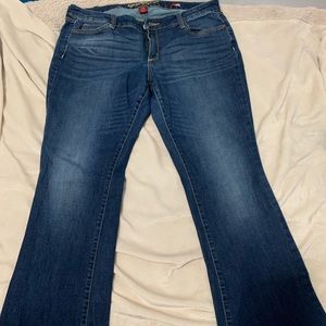 Arizona Women’s Juniors Jeans Size 15 Short Curvy Bootcut